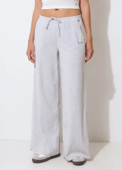 Pantalones*Brownie Pantalón felpa bordado Gris