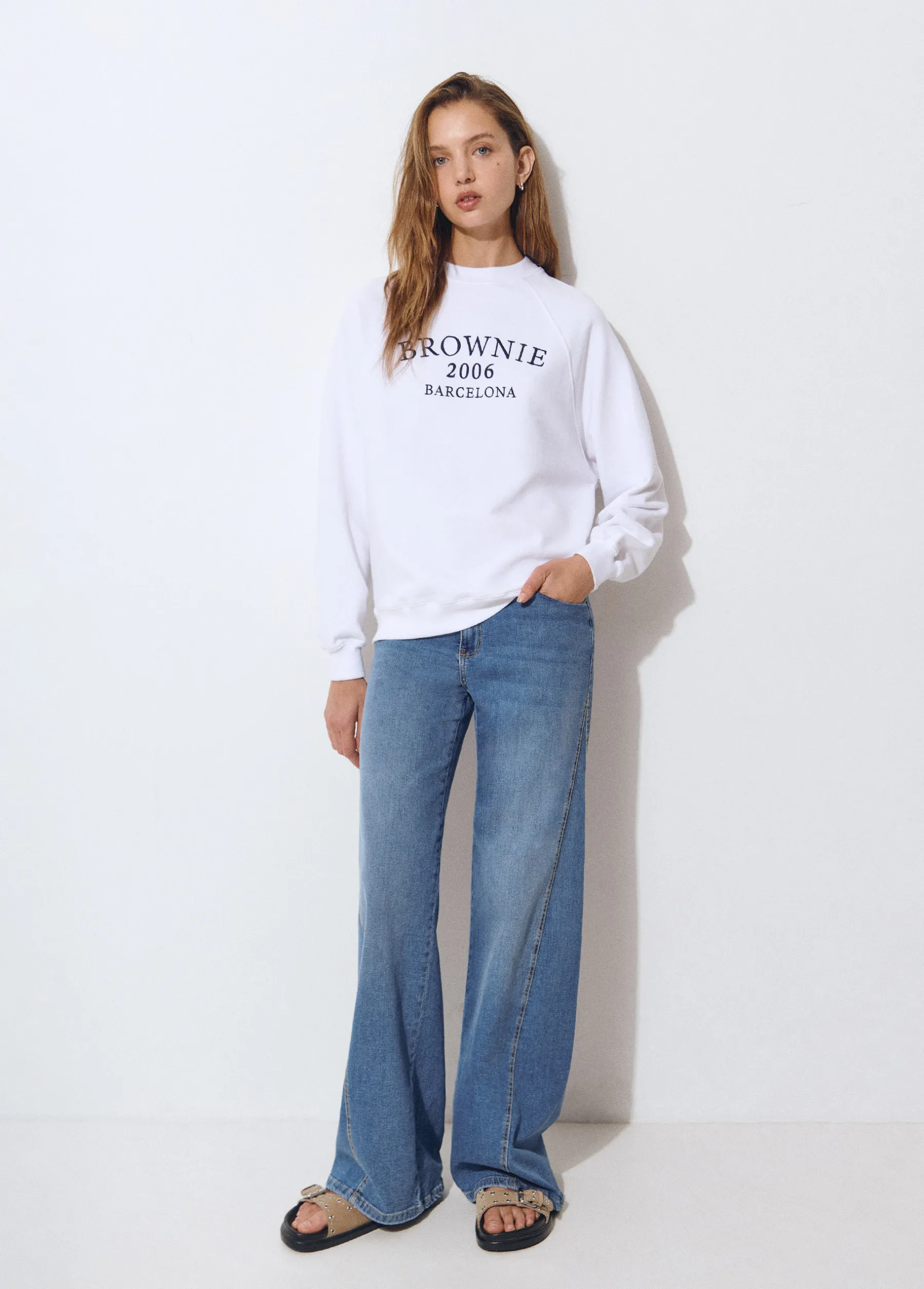 Sudaderas*Brownie Sudadera bordada manga ranglan