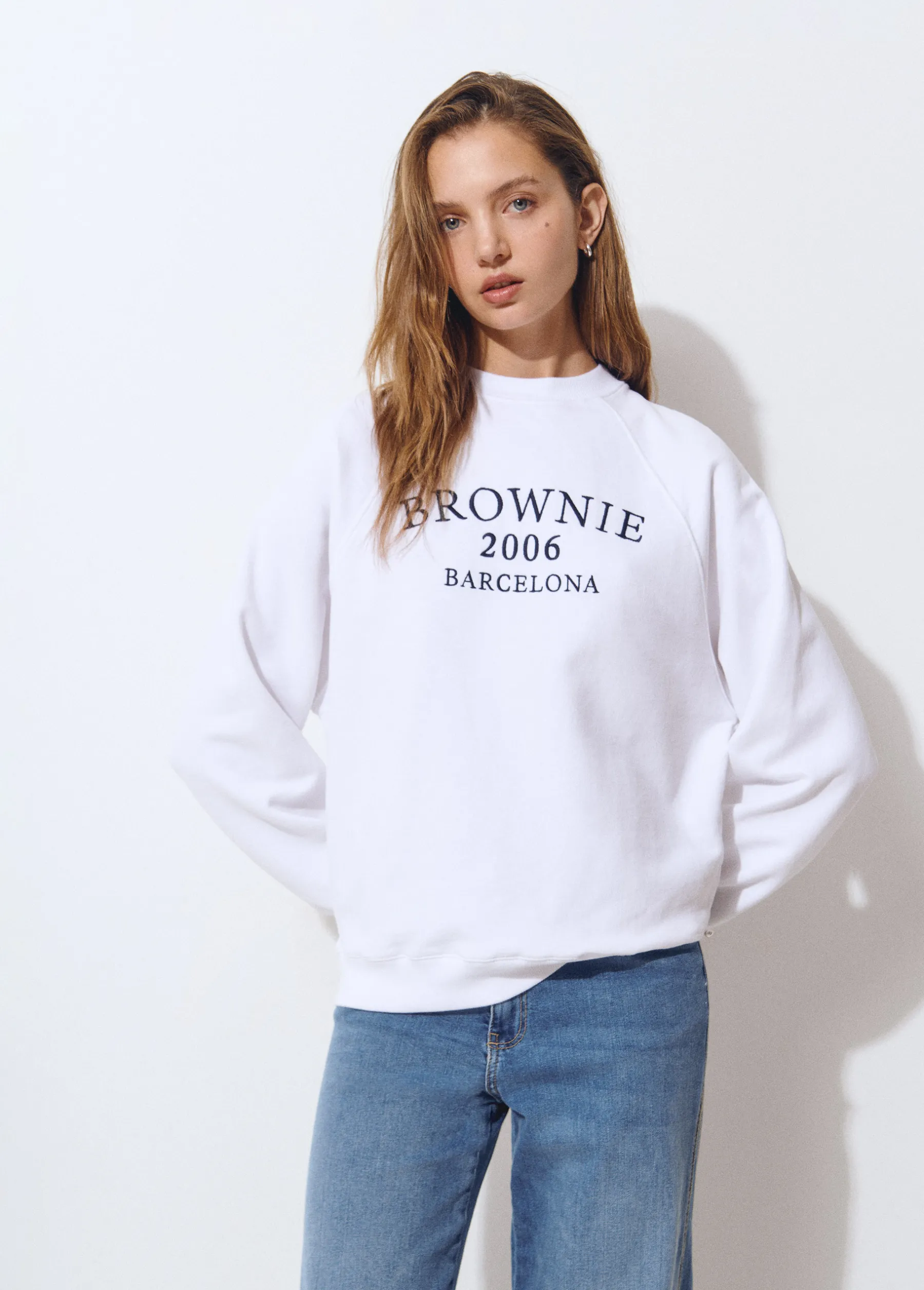 Sudaderas*Brownie Sudadera bordada manga ranglan